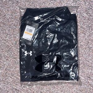 Women’s short sleeve dry wick golf shirt. New with tags